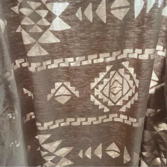 Le Chateau Tank Top - Picture 5 of 5